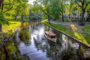 elmoutahida united puzzles- Latvia Riga HDRI Canal Nature Park